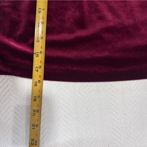 💜White House Black Market Rich Burgundy Velvet Top - Picture 6 of 10